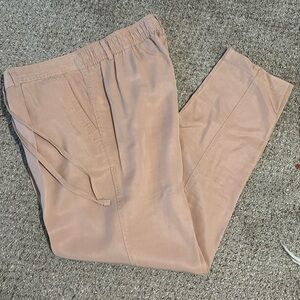 Lou & Grey casual pants with zipper and pockets